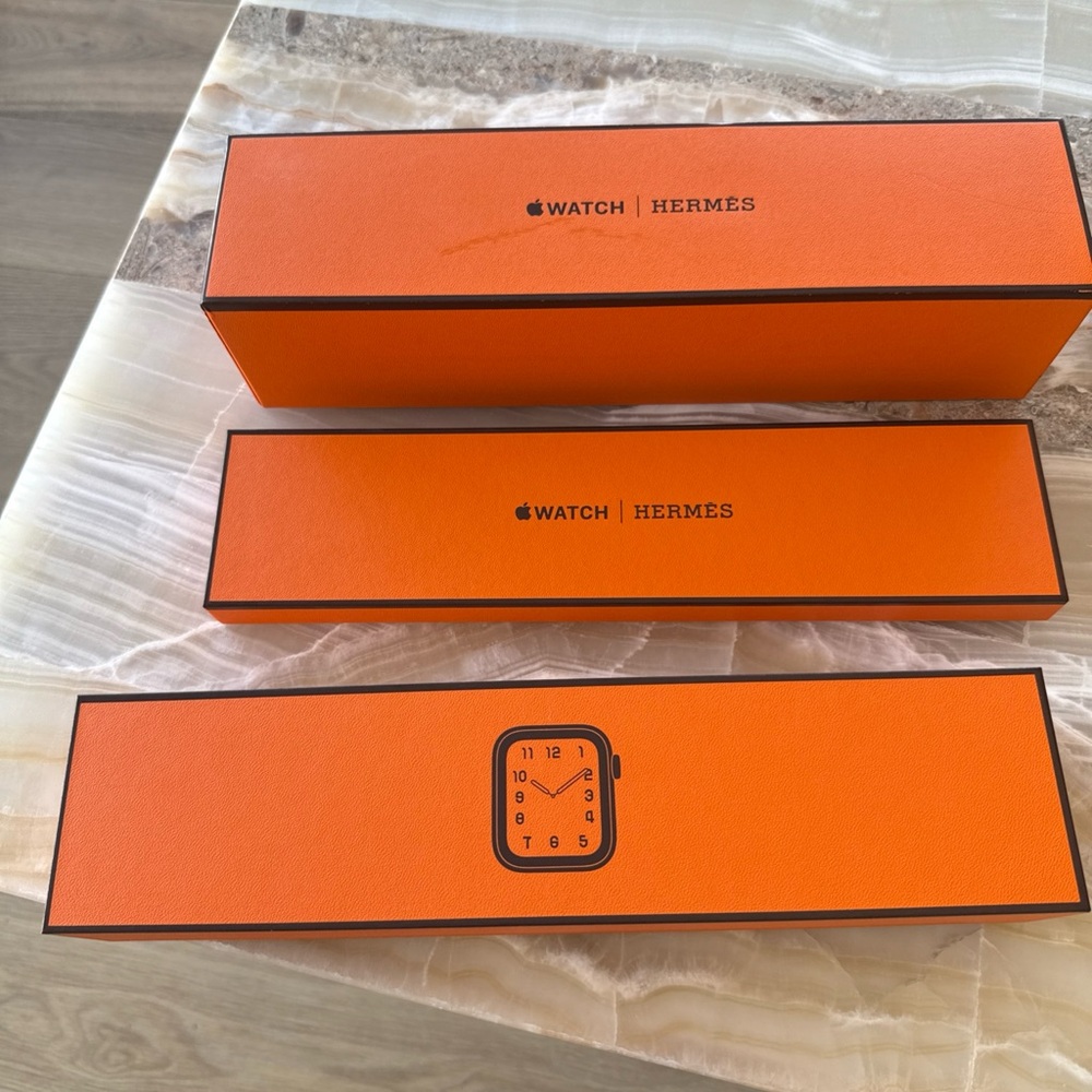 Apple Watch Hermes Watch, Bands, &  Original box 40 mm Authentic - series 5 - Picture 16 of 16